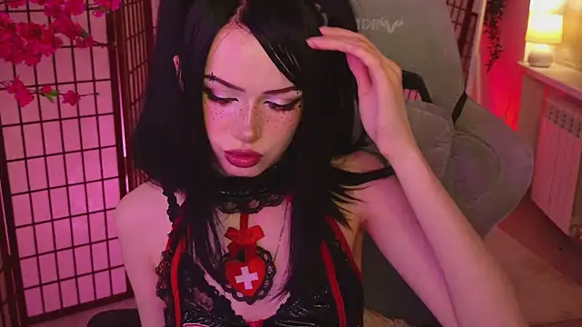 Dark Diva online show from April 4, 9:21 pm