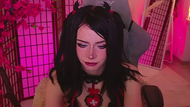 Dark Diva online show from April 3, 9:10 pm