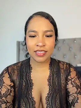 izzybelmonth12 online show from May 10, 8:11 pm