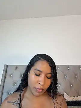 izzybelmonth12 online show from March 21, 8:02 pm