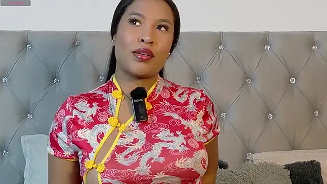 izzybelmonth12 online show from April 28, 8:57 pm