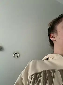 LilyLuck  online show from February 20, 1:24 pm