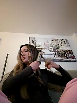 LilyLuck  online show from January 7, 9:42 pm