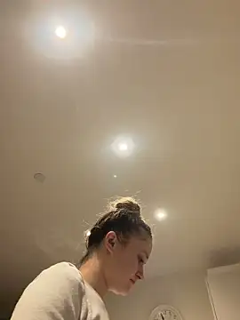 LilyLuck  online show from February 16, 7:01 pm