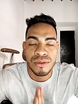 Moreno latino sex online show from December 21, 5:25 pm