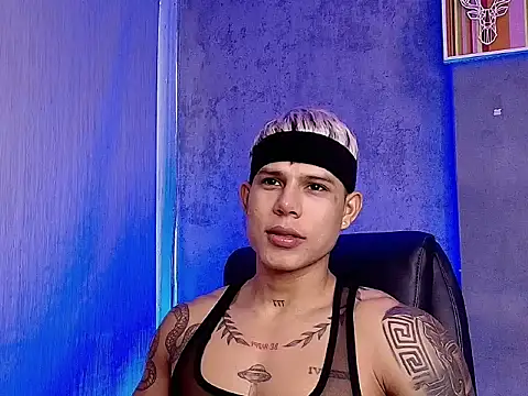 Snapshot of oruz_stud chatting on February 20, 1:57 pm oruz stud online show from February 20, 1:57 pm