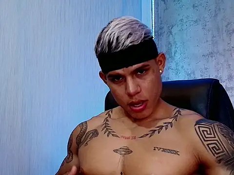 Snapshot of oruz_stud chatting on February 5, 1:29 pm oruz stud online show from February 5, 1:29 pm