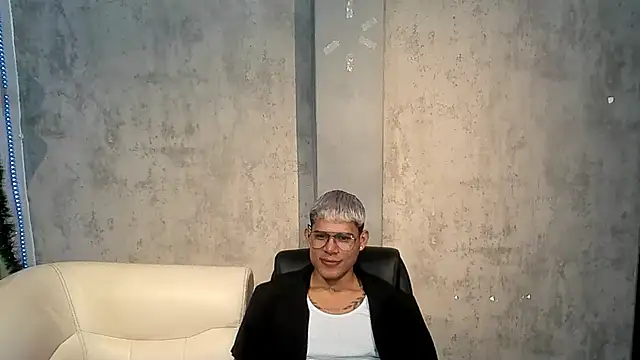 Snapshot of oruz_stud chatting on January 7, 1:38 pm oruz stud online show from January 7, 1:38 pm