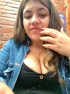 Snapshot of Ivy_enjoy chatting on June 14, 9:05 pm Ivy enjoy online show from June 14, 9:05 pm