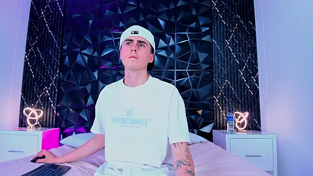 SpaceBoy1 online show from February 16, 9:02 pm