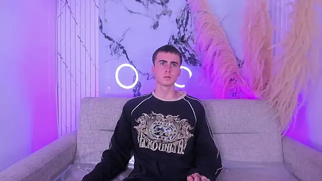 SpaceBoy1 online show from February 21, 12:01 am