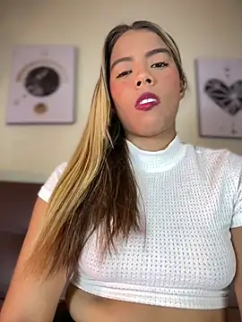 MiaSizzle online show from February 19, 8:39 pm