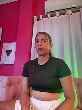 MiaSizzle online show from February 1, 7:56 pm