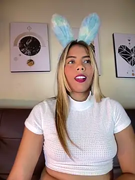 MiaSizzle online show from February 14, 7:47 pm