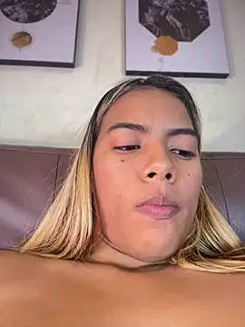 MiaSizzle online show from January 31, 7:12 pm