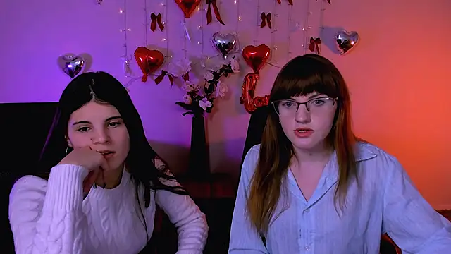 lizzie boom  online show from February 13, 8:09 pm