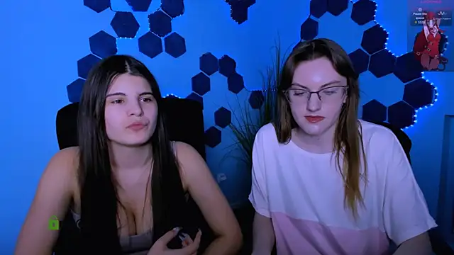 lizzie boom  online show from February 25, 9:25 pm