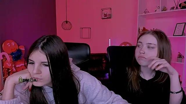 lizzie boom  online show from January 12, 8:15 pm