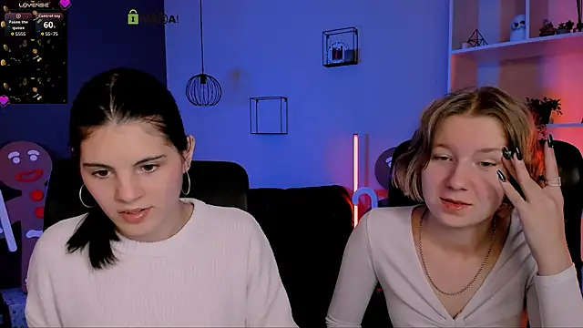 lizzie boom  online show from December 19, 8:11 pm