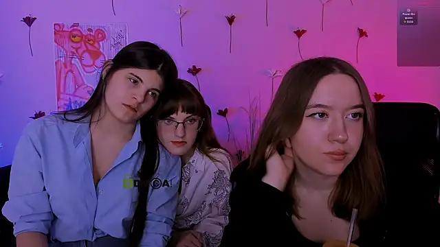 lizzie boom  online show from March 3, 8:05 pm