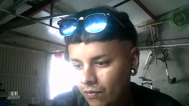 Sickbooy69 online show from April 22, 12:12 pm