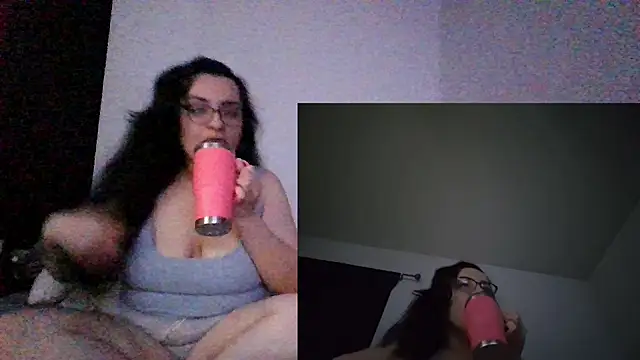 Snapshot of BlueCollarCouple chatting on February 6, 9:38 am BlueCollarCouple online show from February 6, 9:38 am