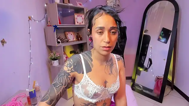 StaceyLeee online show from February 2, 7:57 pm