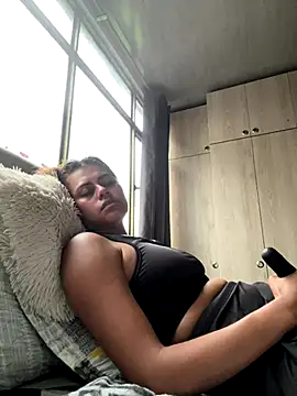 anna-evans09 online show from January 5, 9:51 pm