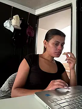 anna-evans09 online show from January 6, 7:07 pm