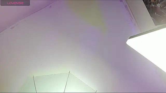 tinna noa online show from March 17, 3:31 am