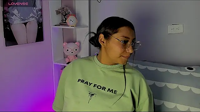 tinna noa online show from March 4, 8:16 pm