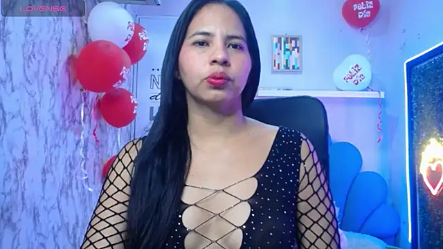 nicol ross19 online show from February 26, 11:49 pm