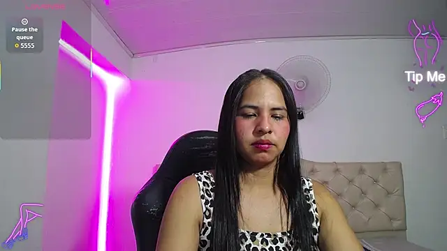 Snapshot of nicol_ross19 chatting on July 16, 7:11 pm nicol ross19 online show from July 16, 7:11 pm