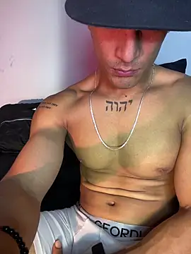 Maicol xxxx online show from March 22, 4:08 pm
