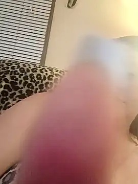 pinkcheetah12 online show from April 3, 12:06 am