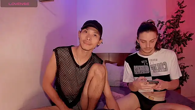 Theo Damon online show from December 22, 8:42 pm