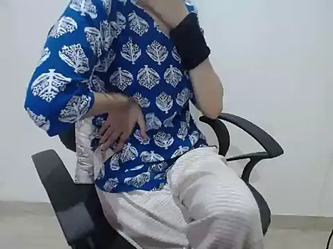 Farhana beautyfull online show from April 3, 3:46 am