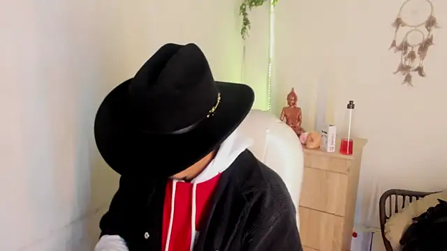 Aroon smith  online show from January 16, 1:37 pm