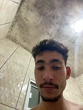 Snapshot of GuioficialBr chatting on February 10, 1:15 am GuioficialBr online show from February 10, 1:15 am