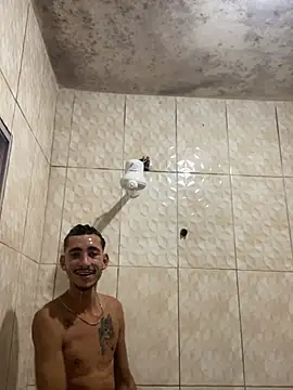 Snapshot of GuioficialBr chatting on February 21, 1:57 pm GuioficialBr online show from February 21, 1:57 pm