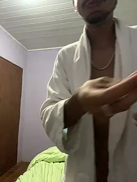 Snapshot of GuioficialBr chatting on March 2, 12:11 am GuioficialBr online show from March 2, 12:11 am