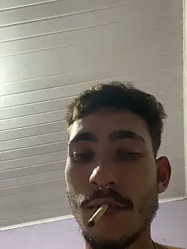 Snapshot of GuioficialBr chatting on March 3, 4:52 am GuioficialBr online show from March 3, 4:52 am