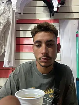 Snapshot of GuioficialBr chatting on January 19, 3:05 pm GuioficialBr online show from January 19, 3:05 pm