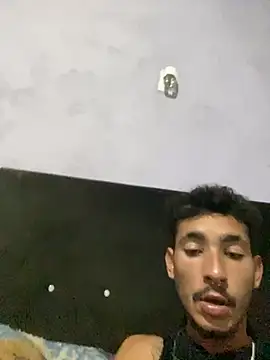 Snapshot of GuioficialBr chatting on February 15, 10:30 pm GuioficialBr online show from February 15, 10:30 pm