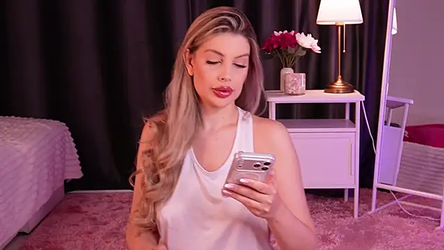 Snapshot of ClaireLust chatting on July 24, 7:32 pm ClaireLust online show from July 24, 7:32 pm