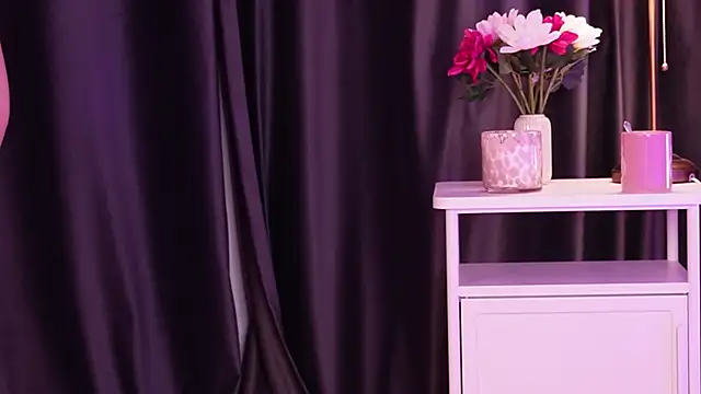 Snapshot of ClaireLust chatting on June 27, 7:42 pm ClaireLust online show from June 27, 7:42 pm