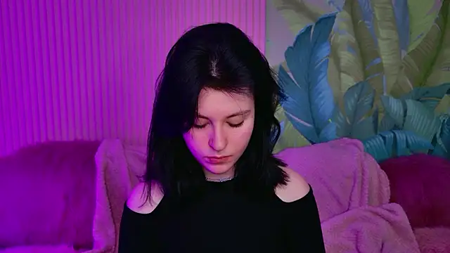 Milana Cold online show from January 14, 8:45 pm