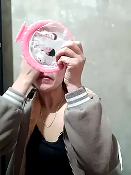 yula-bi online show from February 3, 9:14 am