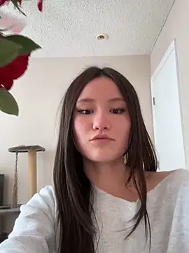 luvvivii online show from February 16, 10:07 pm