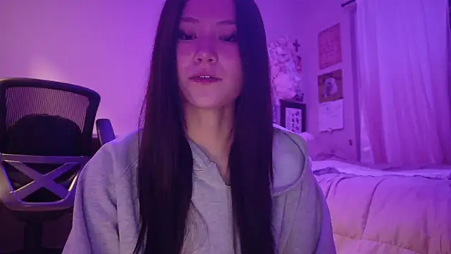 luvvivii online show from February 11, 3:06 am